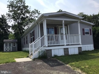 6021 Falmont Dr, Morrisville, PA 19067