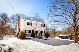 4 Caroline St, Burlington, MA 01803