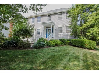 990 Perry Dr, Akron, OH 44313
