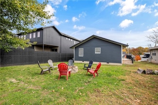 1213 NE Fillmore St, Bentonville, AR 72712