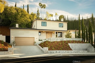 11268 Dona Lola Dr, Studio City, CA 91604