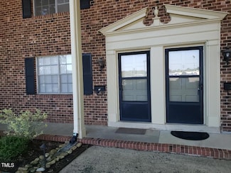 1002 Willow Dr Unit 67 Willow Terrace, Chapel Hill, NC 27514