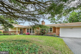 136 Shelbourne Dr, York, PA 17403