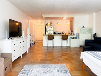 2 Hawthorne Place Unit 4G, Boston, MA 02114