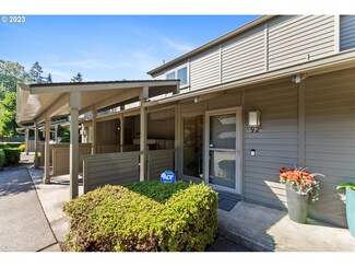92 Fairway Loop, Eugene, OR 97401