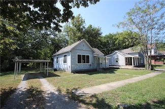 406 E Culton St, Warrensburg, MO 64093