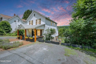 1305 Hillside Ave, Honesdale, PA 18431