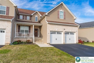 9615 Crescent Ln, Breinigsville, PA 18031