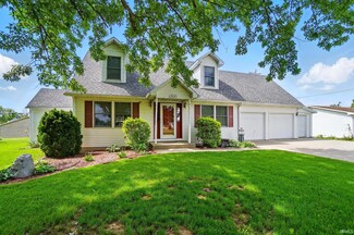 9090 E South Circle Dr, Churubusco, IN 46723