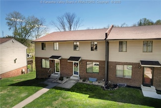 285 Roxalana Hills Dr, Dunbar, WV 25064