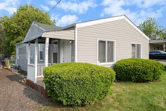 2465 Stockbridge St, Burton, MI 48509