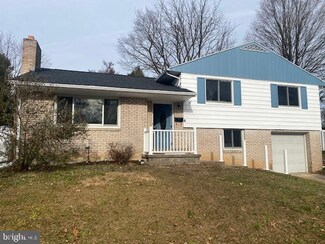 4 Clemson Dr, Camp Hill, PA 17011