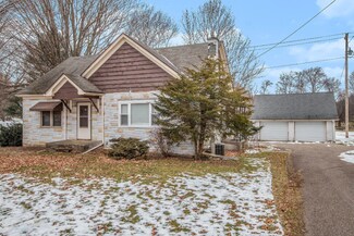 1348 W D Ave, Kalamazoo, MI 49009