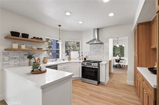 1602 Sea Horse Cir, Costa Mesa, CA 92627