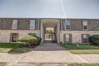 5129 W 75th St, Prairie Village, KS 66208