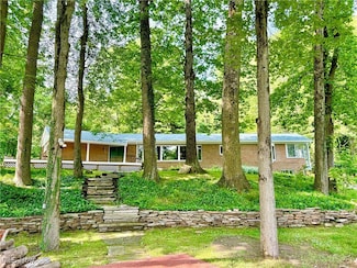 6684 Farview Rd, Brecksville, OH 44141