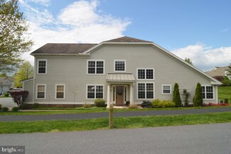 324 Oak Hill Ln, Wyomissing, PA 19610