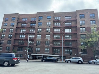 87-70 173rd St Unit 7H, Jamaica, NY 11432