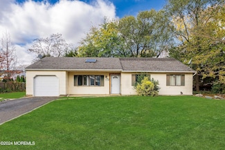 1186 Manor Dr, Lakewood, NJ 08701