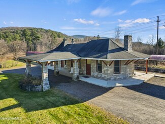 2 Depot Rd, Stockbridge, MA 01262