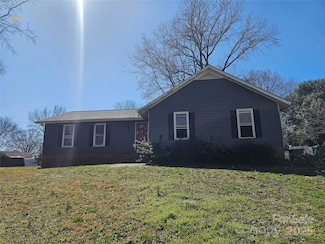 5815 Katrine Ct, Charlotte, NC 28208