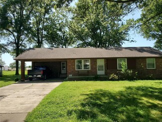 615 S 9th St, Charleston, MO 63834