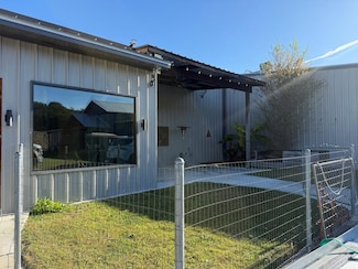 150 Dowling Rd W, Ingram, TX 78025