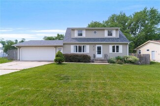 327 E Rose Ave, Des Moines, IA 50315