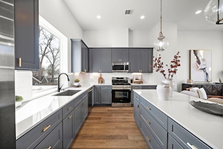 835 Elkhart St, Houston, TX 77091