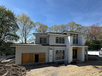 63 Drumlin Rd, Newton Center, MA 02459