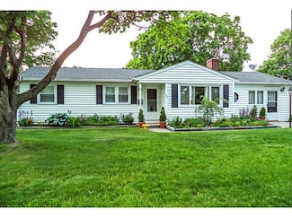 43 Metropolitan Dr, Warwick, RI 02886