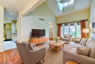4 Loft Dr Unit 4, Martinsville, NJ 08836