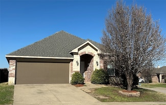 817 Lark Dr, Aubrey, TX 76227