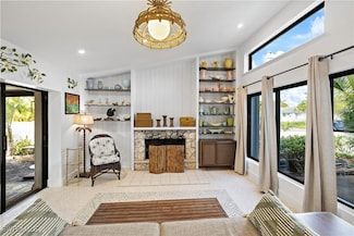 2918 Poplar St, Naples, FL 34112