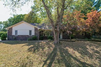 1027 Lancashire Ln, Pendleton, IN 46064
