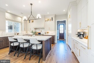 313 E Beechtree Ln, Wayne, PA 19087