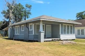 1012 13th St, Orange, TX 77630