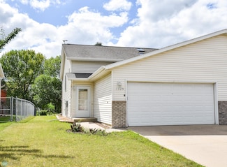 1729 49th St S, Fargo, ND 58103