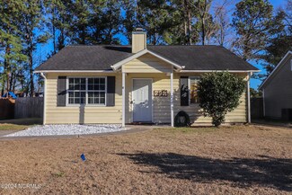 2911 Norbrick St, Midway Park, NC 28544