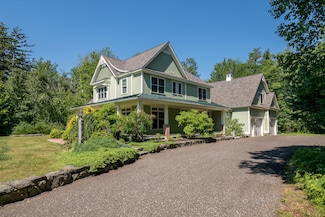 438 Mere Point Rd, Brunswick, ME 04011
