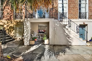 32 E Taylor St Unit 3, Savannah, GA 31401