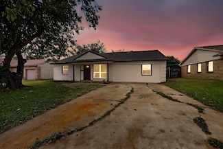 2825 Bamboo St, Mesquite, TX 75150