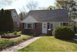 628 Cresson Ln, Morton, PA 19070