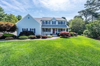 7 Mizzen Ln, Buzzards Bay, MA 02532