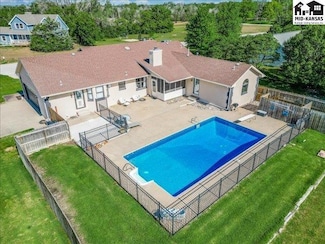 2300 Marge St, Hutchinson, KS 67502