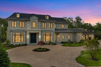 219 Lincoln Dr, Glencoe, IL 60022