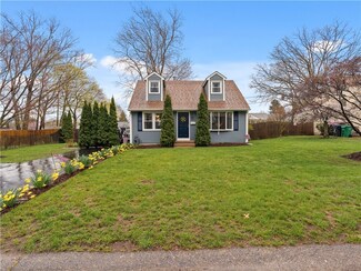 32 Hamlin Ave, Warwick, RI 02889