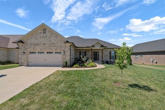 8728 Stuart Farm Ave, Bowling Green, KY 42104