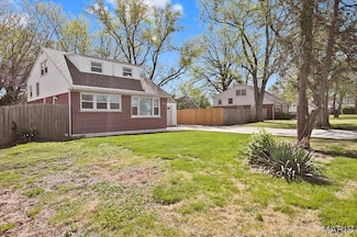 630 Graham Rd, Florissant, MO 63031