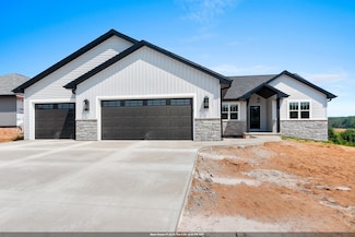 4036 Antwerp Ave, Howard, WI 54313